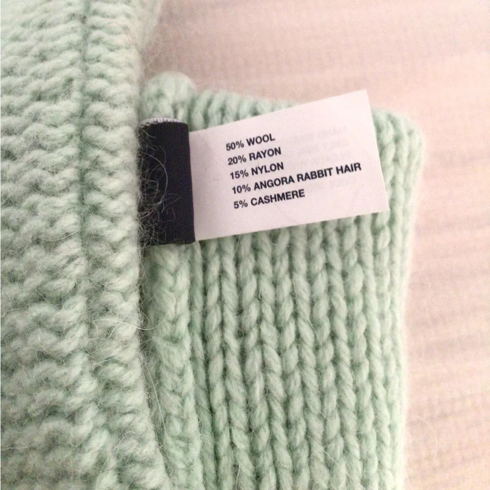 Gap Wool Blend Cable Knit Gloves